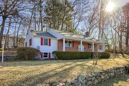 3 Deacon Hunt Dr Acton, MA 01720