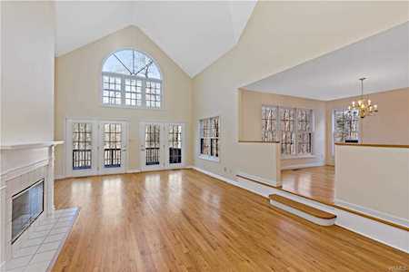 55 Old Town Crossing New Castle, NY 10549