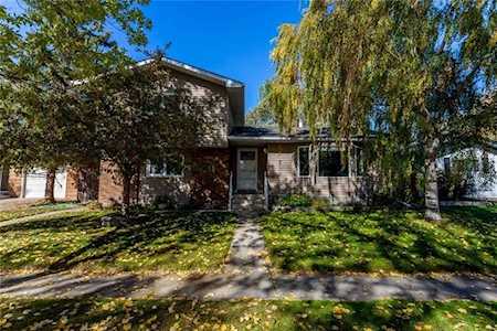 7 Tongue Road SW High River, AB T1V 1C8