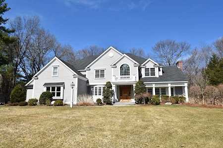 17 Hunters Run Sudbury, MA 01776