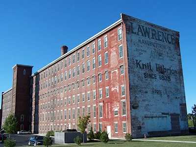 52 Lawrence Dr #413 Lowell, MA 01854