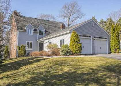 14 Rockwood Rd Medway, MA 02053
