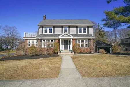 63 Bloomfield St Lexington, MA 02421