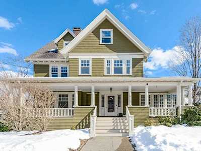 18 Willard St Newton, MA 02458