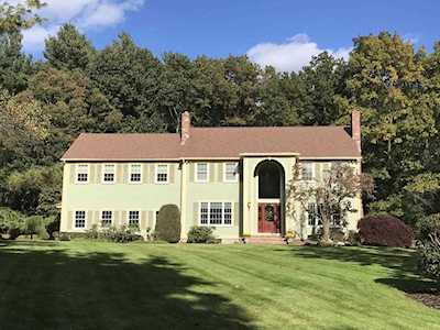 2 Eagle Dr North Reading, MA 01864