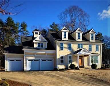 18 Frontier Ln Millis, MA 02054