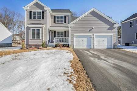 22 Nightview Pl Millbury, MA 01527