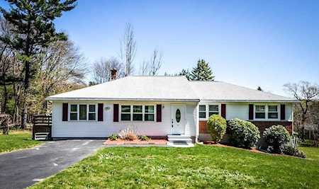 21 Ledgewood Road Framingham, MA 01701