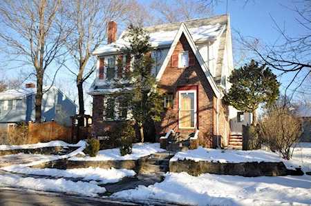 24 Baker Ave Lexington, MA 02421