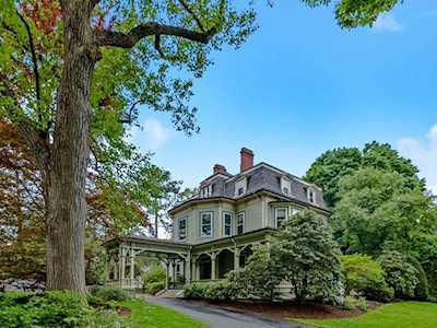 129 Chestnut St Newton, MA 02465