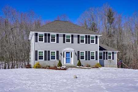 9 Nevada Rd Tyngsborough, MA 01879