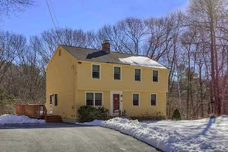 3 Connell Dr Tyngsborough, MA 01879