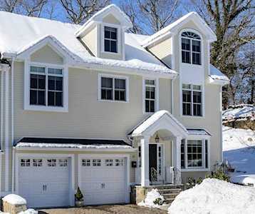 12 Pleasant St #12 Wellesley, MA 02482