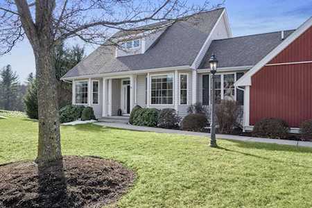 24 Braeburn Ln #24 Ashland, MA 01721