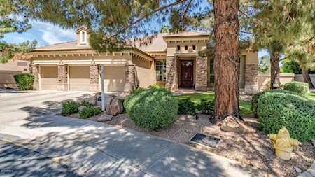 208 W Secretariat Drive Tempe, AZ 85284