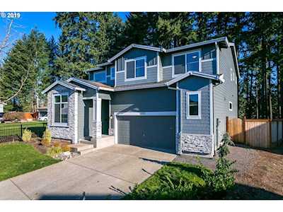 1122 SE 47th Ct Hillsboro, OR 97123