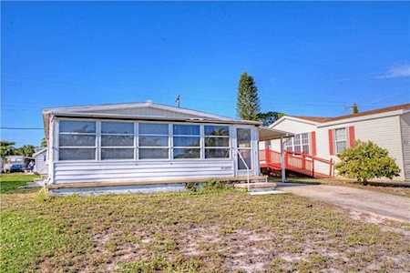 8222 SE Skylark Avenue Hobe Sound, FL 33455