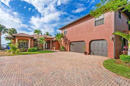 3978 W Riverside Dr Fort Myers, FL 33901