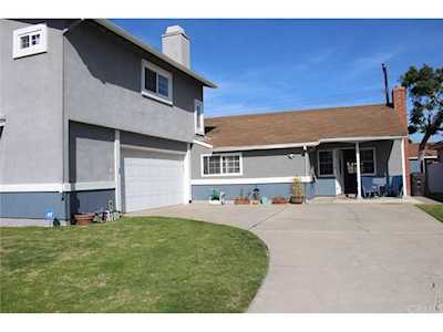 17432 Meer Circle Huntington Beach, CA 92647