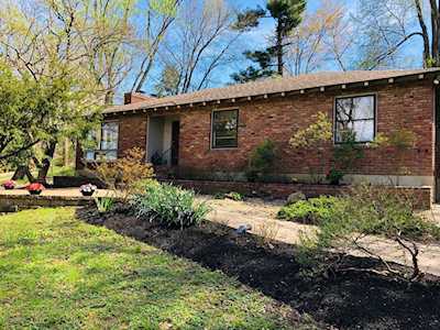 1512 Schuff Ln Louisville, KY 40205