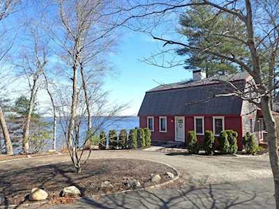 17 Pine Bluff #Waterfront Lakeville, MA 02347