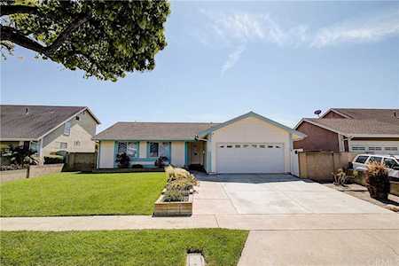 17222 Apel Lane Huntington Beach, CA 92649