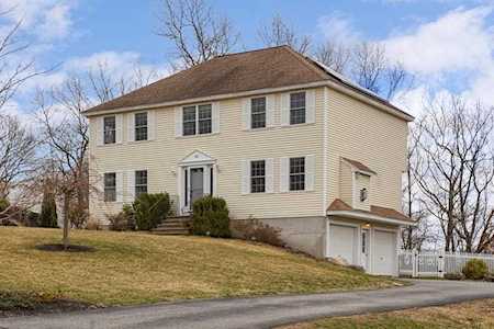 21 Nathan Dr Clinton, MA 01510