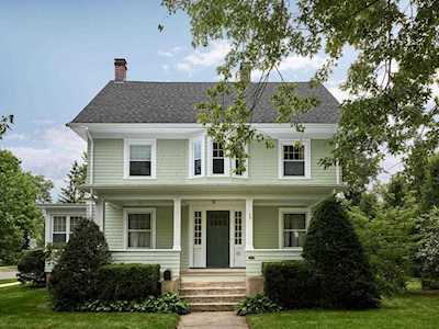 84 Benedict Ter Longmeadow, MA 01106