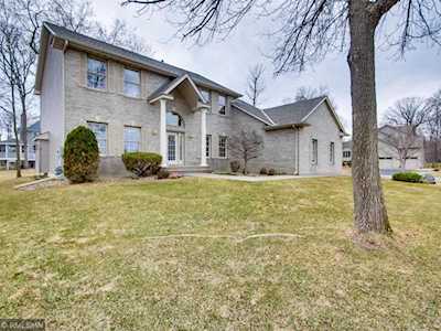 2325 91st Crescent N Brooklyn Park, MN 55443