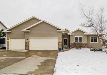 813 Eagle Ln Poynette, WI 53955
