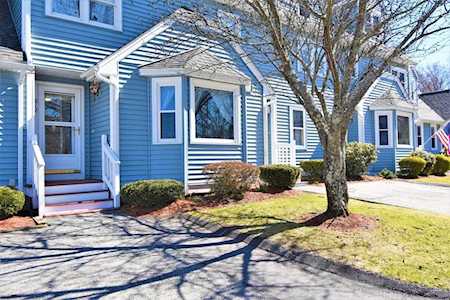 212 Merrimack Meadows Ln #179 Tewksbury, MA 01876