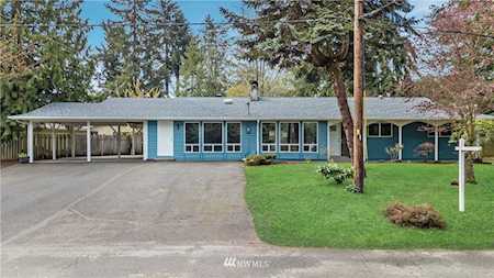 386 Lake Louise Dr SW Lakewood, WA 98498