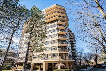 25 Rockledge Ave #906 White Plains, NY 10601