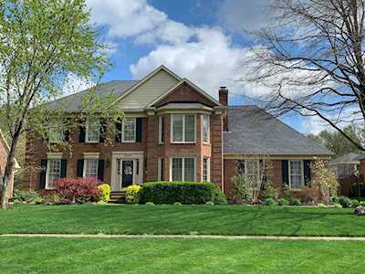 6803 Fallen Leaf Cir Louisville, KY 40241