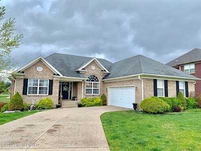 171 Crimson Creek Dr Mt Washington, KY 40047