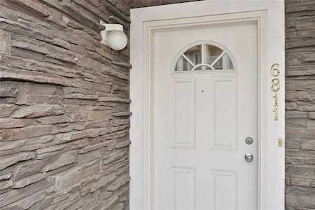 6811 Pinecliff Grove NE Calgary, AB T1Y 7K8