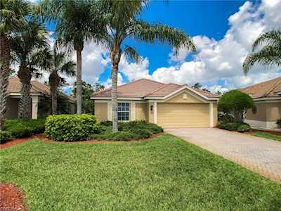 10086 Oakhurst Way Fort Myers, FL 33913