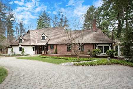 244 Overbrook Road Longmeadow, MA 01106