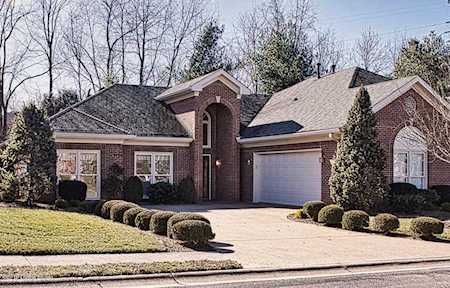 10010 Forest Village Ln Louisville, KY 40223
