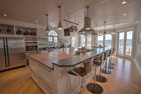 210 Laurel Street E Stillwater, MN 55082