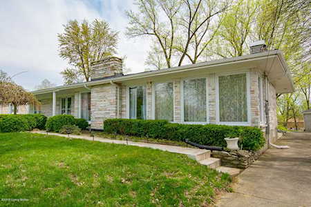 1530 Dawn Dr Louisville, KY 40216
