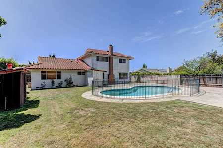 879 Otay Lakes Rd Chula Vista, CA 91913