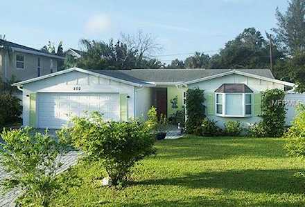 102 8Th Street Belleair Beach, FL 33786