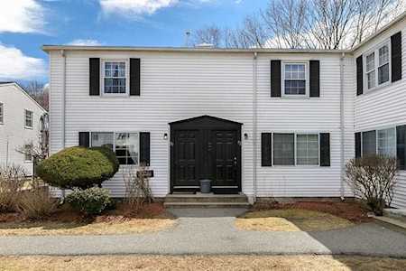 50 Roberts Dr #50 Bedford, MA 01730