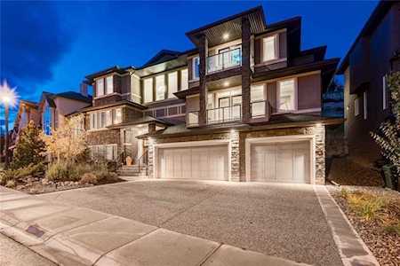 137 Springbluff Boulevard SW Calgary, AB T3H 0N3
