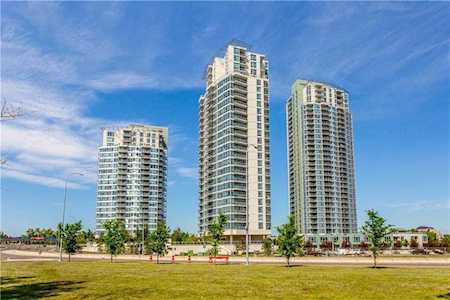 77 Spruce Place SW #403 Calgary, AB T3C 3X6
