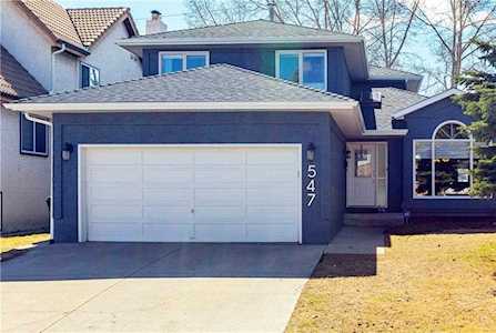 547 Coach Light Bay SW Calgary, AB T3H 1Y5