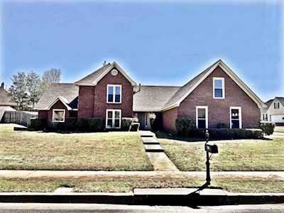1898 Oak Springs Dr Memphis, TN 38016