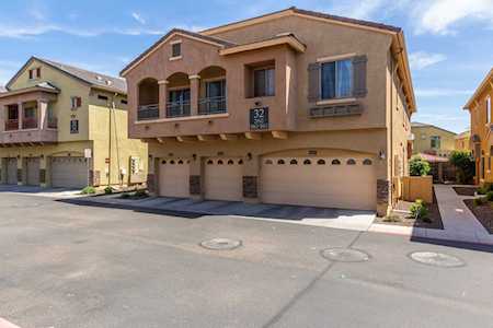 2725 E Mine Creek Road #2062 Phoenix, AZ 85024