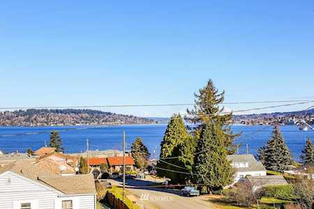 8437 S 113th St Seattle, WA 98178